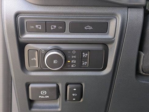 Used 2021 Ford F150 Platinum w/ Equipment Group 701A High AWD/4WD image 16