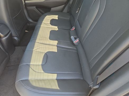 Used 2023 Hyundai Elantra Limited FWD image 18