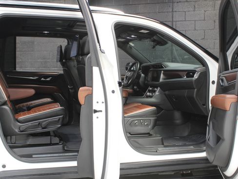 Used 2024 GMC Yukon XL Denali Ultimate image 27
