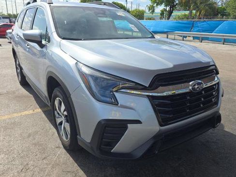 Used 2025 Subaru Ascent Premium image 3