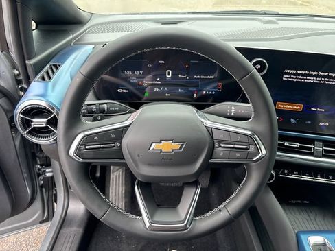 New 2026 Chevrolet Equinox EV LT AWD/4WD image 18