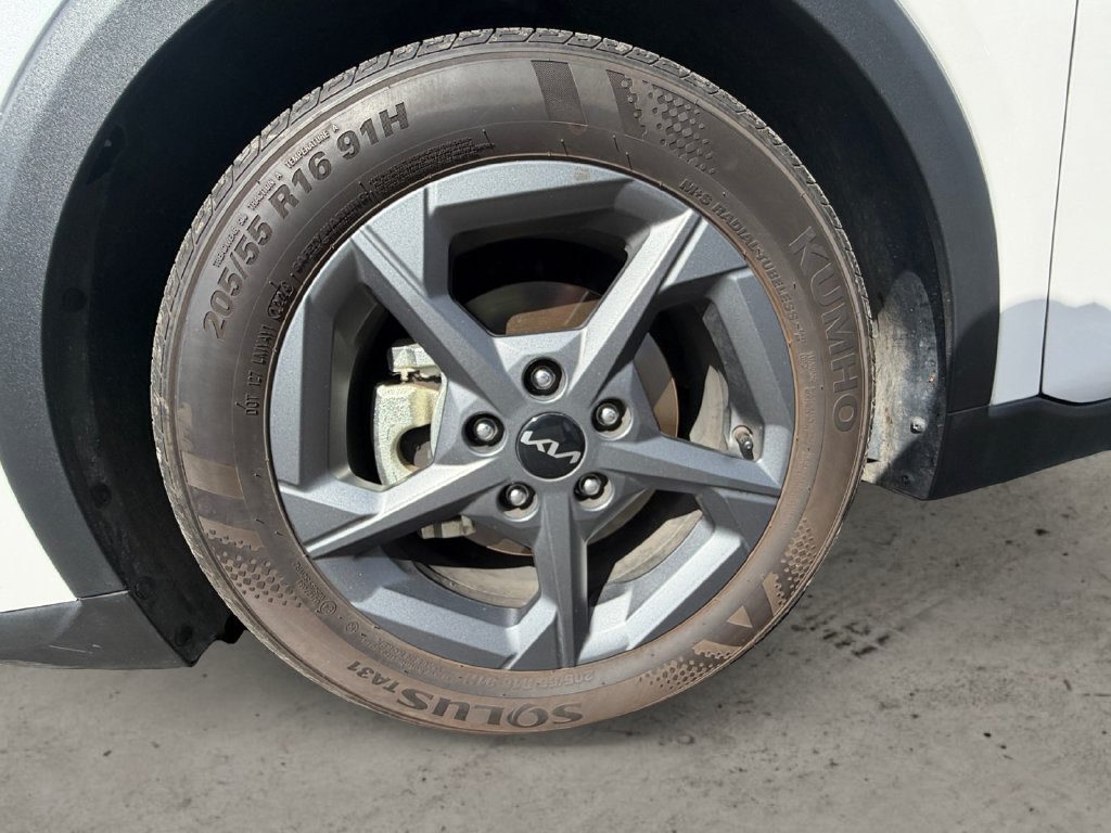 Used 2025 Kia K4 FWD image 9