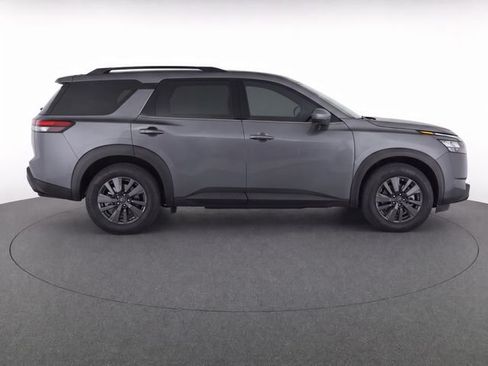 Used 2025 Nissan Pathfinder SV FWD image 2