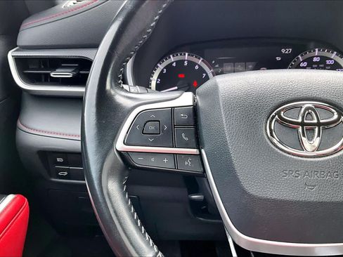 Used 2023 Toyota Highlander XSE FWD image 24