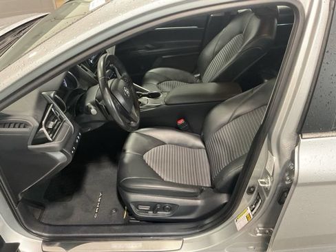 Used 2024 Toyota Camry SE FWD image 11