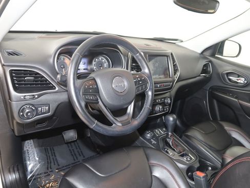 Used 2020 Jeep Cherokee Trailhawk w/ Cold Weather Group AWD/4WD image 25