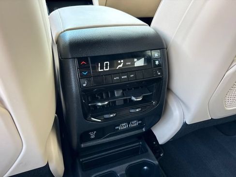 Used 2025 Jeep Grand Cherokee L Limited w/ Black Appearance Package AWD/4WD image 14