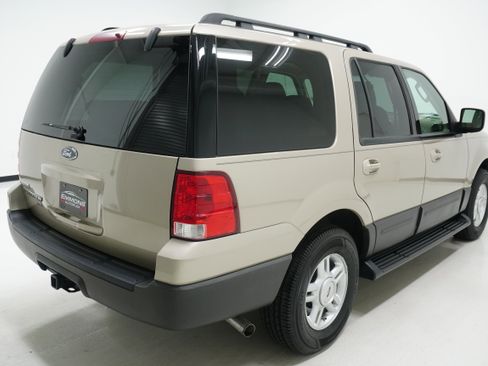 Used 2006 Ford Expedition XLT RWD image 4