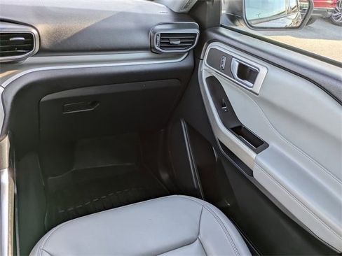 Certified 2021 Ford Explorer XLT w/ Equipment Group 202A image 16