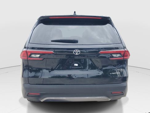 Certified 2025 Toyota Grand Highlander FWD image 4
