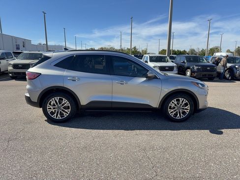 Certified 2022 Ford Escape SEL image 5