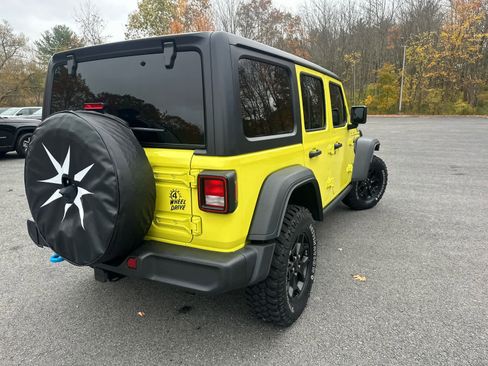 Used 2023 Jeep Wrangler Unlimited w/ Cold Weather Group image 9