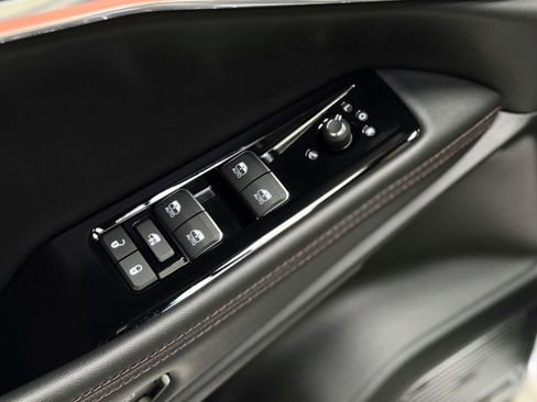 Used 2025 Jeep Wagoneer S Limited w/ Comfort Package image 13