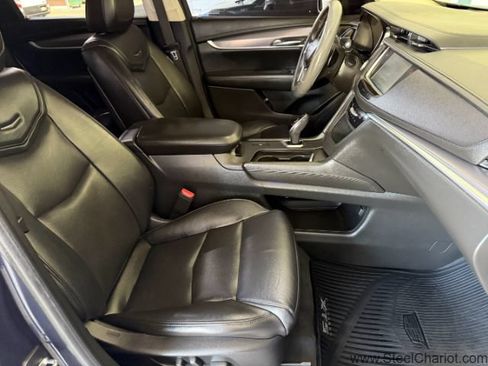 Used 2018 Cadillac XT5 Luxury w/ Driver Awareness Package FWD image 18