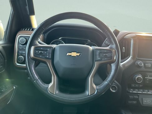 Used 2021 Chevrolet Silverado 1500 High Country image 22