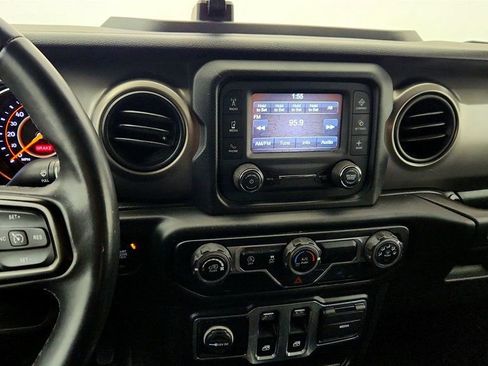Used 2019 Jeep Wrangler Sport image 17