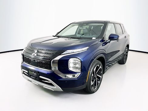Used 2024 Mitsubishi Outlander SE FWD image 3