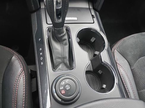 Used 2018 Ford Explorer XLT w/ Equipment Group 202A image 16