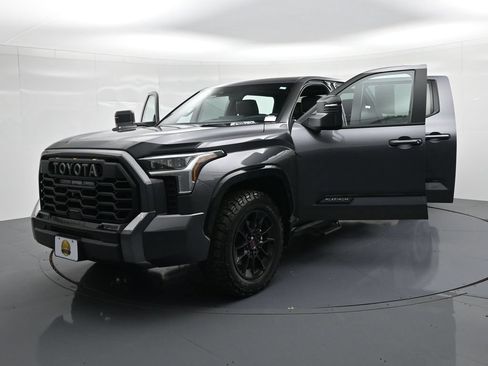 Used 2024 Toyota Tundra Platinum w/ TRD Off-Road Package AWD/4WD image 29