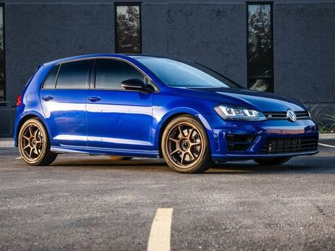 Used 2015 Volkswagen Golf R 4-Door image 35