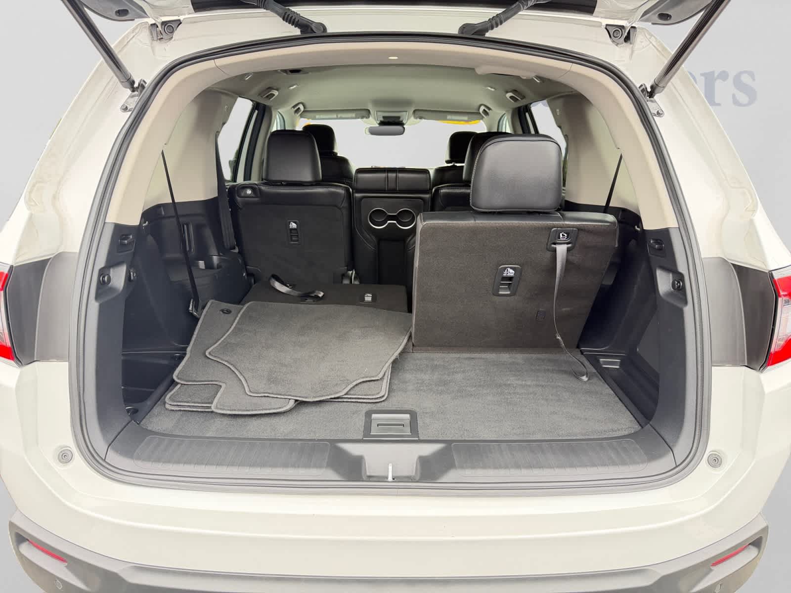 Used 2025 Honda Pilot EX-L image 4