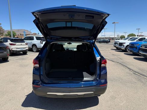 Used 2022 Chevrolet Equinox LT FWD image 36