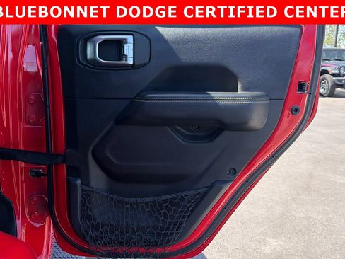 Used 2020 Jeep Wrangler Unlimited Sahara w/ LED Lighting Group AWD/4WD image 17