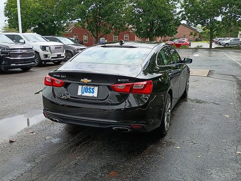 Used 2018 Chevrolet Malibu Premier w/ Premier Sun and Wheel Package FWD image 3
