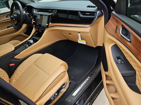 New 2026 Jeep Grand Cherokee L Summit AWD/4WD image 7