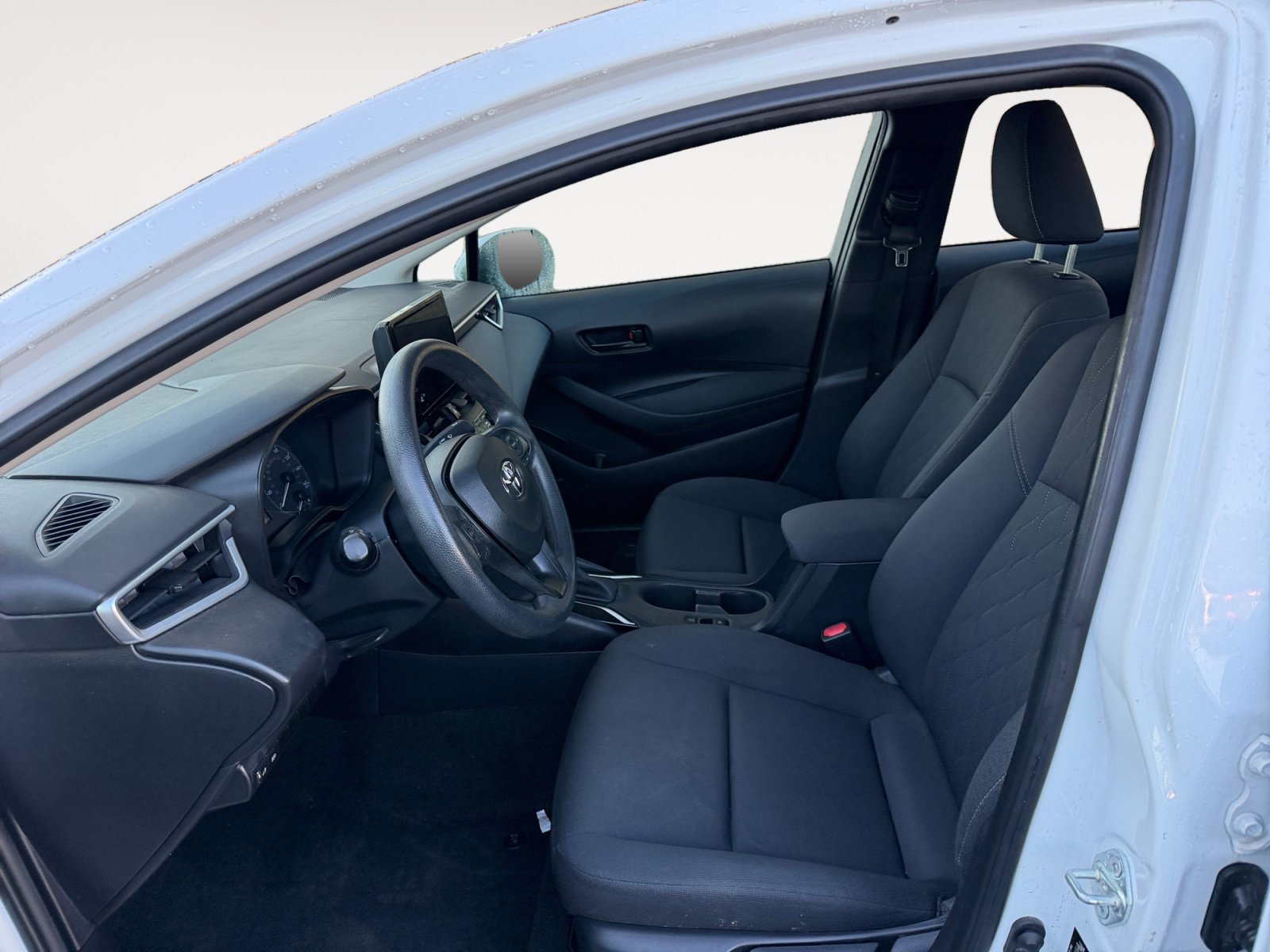 Used 2023 Toyota Corolla LE FWD image 9