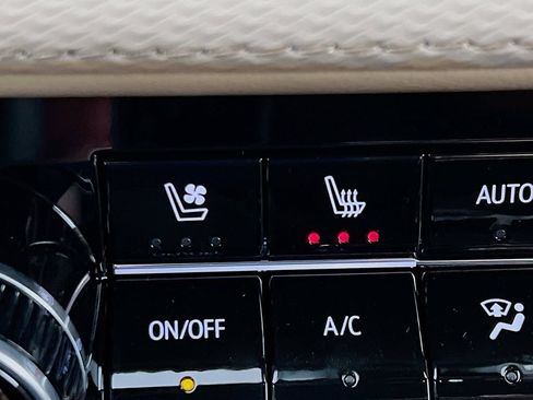 New 2026 Chevrolet Equinox ACTIV w/ Convenience Package III AWD/4WD image 20