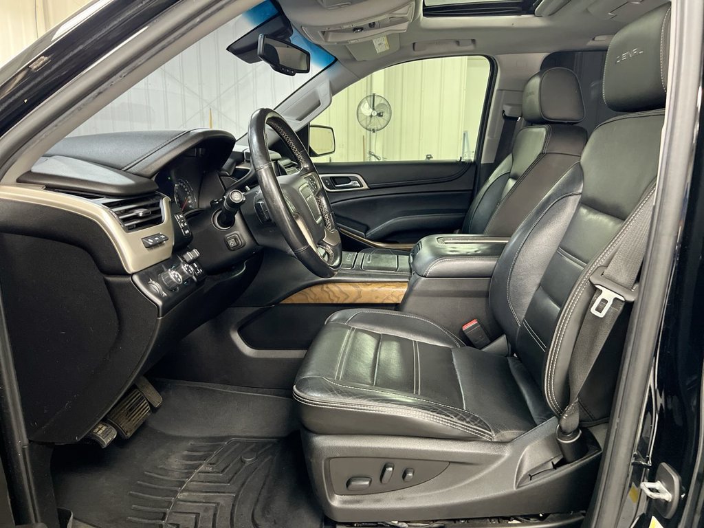Used 2019 GMC Yukon XL Denali w/ Denali Ultimate Package AWD/4WD image 21