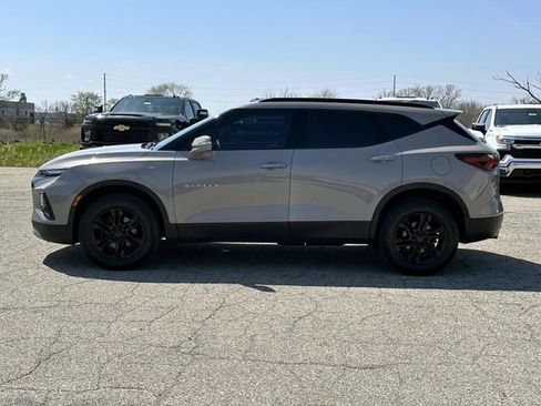 Used 2021 Chevrolet Blazer LT FWD image 2