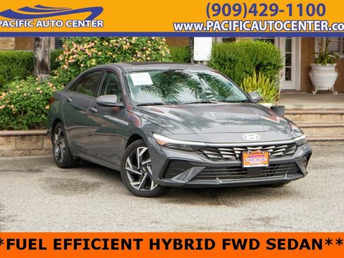 Used 2025 Hyundai Elantra Limited image 1