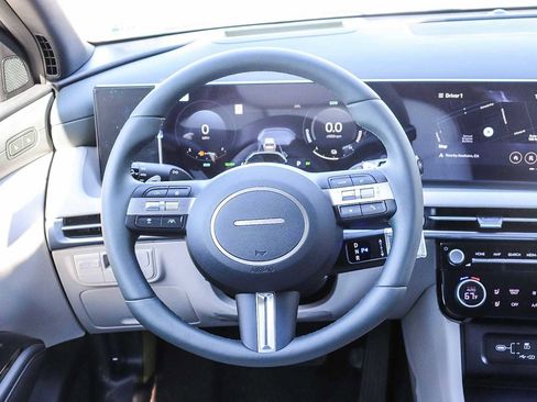 New 2025 Hyundai Tucson Limited image 19