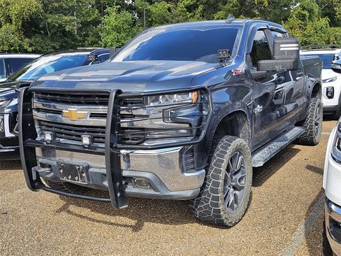 Used 2019 Chevrolet Silverado 1500 LT w/ Texas Edition image 3