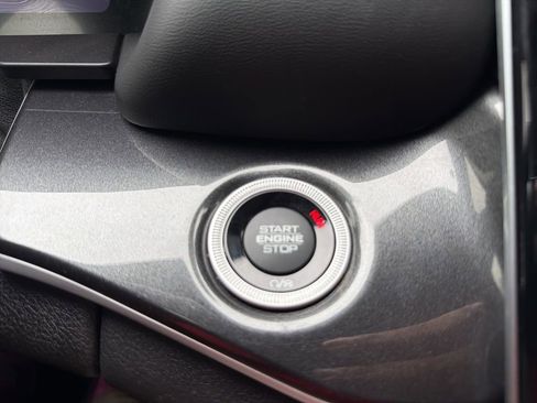 Used 2023 Jeep Grand Cherokee Altitude RWD image 15
