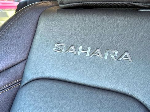 Used 2024 Jeep Wrangler Unlimited Sahara w/ Technology Group image 10