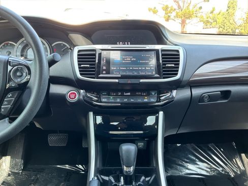 Used 2017 Honda Accord EX image 15
