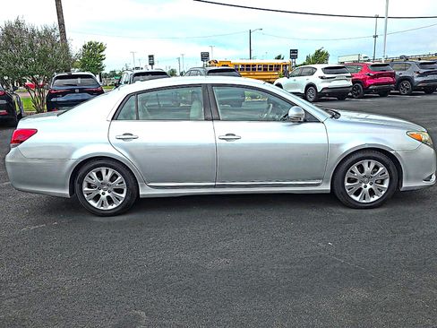 Used 2011 Toyota Avalon FWD image 5