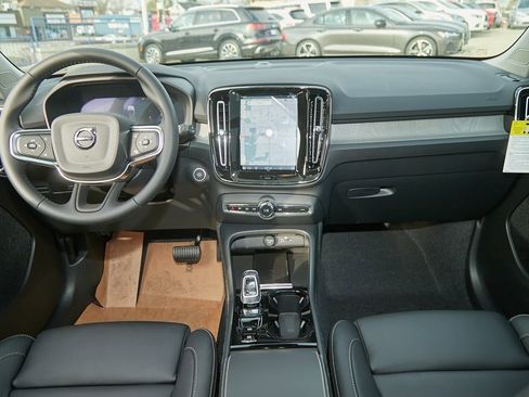 New 2025 Volvo XC40 B5 Plus w/ Climate Package image 20