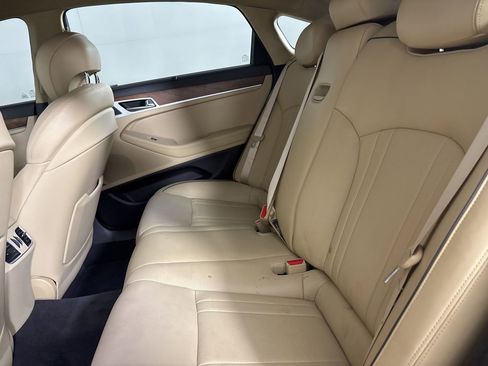 Used 2017 Genesis G80 3.8 w/ Option Group 03 image 25