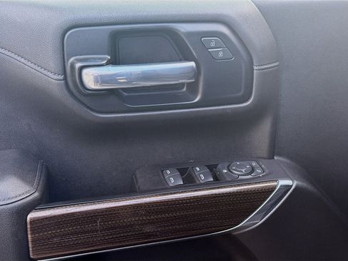 Used 2021 Chevrolet Silverado 1500 RST image 16