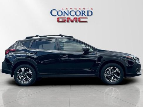 Used 2024 Subaru Crosstrek 2.0i Premium AWD/4WD image 3