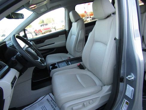 Used 2025 Honda Odyssey EX-L image 10