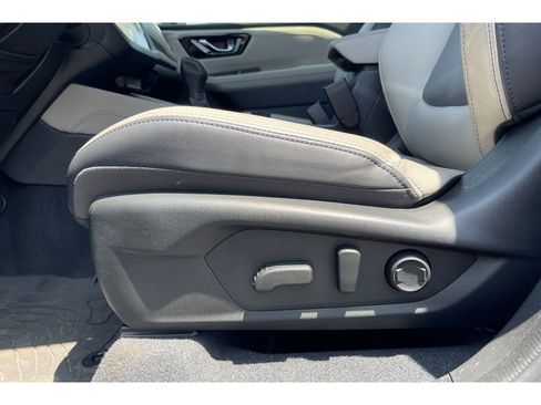 Used 2025 Subaru Forester Limited image 13