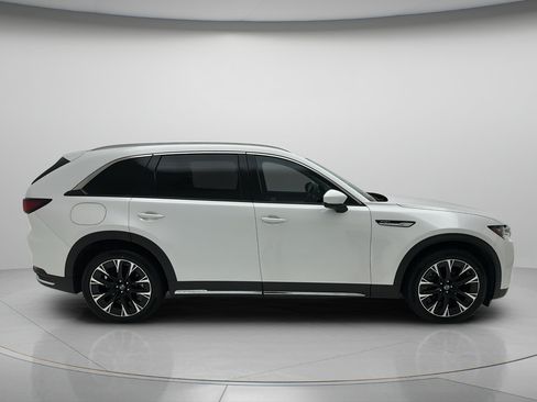 Used 2024 MAZDA CX-90 Plug-In Hybrid w/ Premium Pkg AWD/4WD image 4