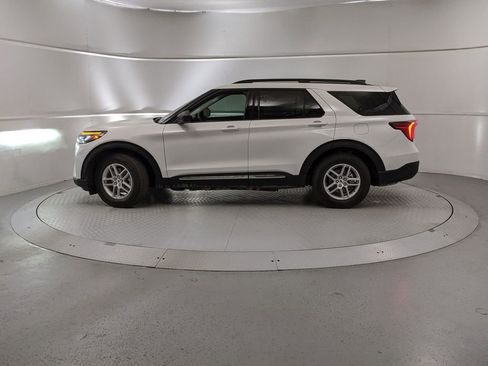 New 2025 Ford Explorer Active image 5