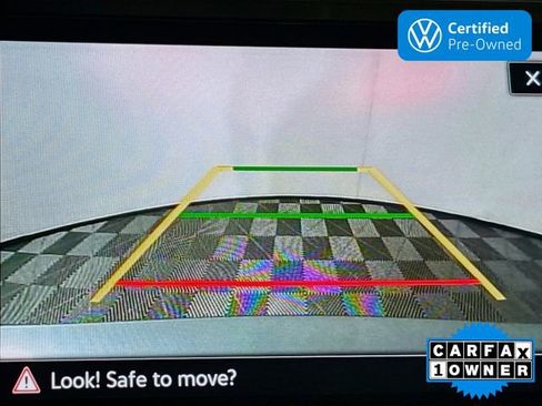 Used 2024 Volkswagen Tiguan SE image 15