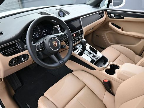 Certified 2025 Porsche Macan GTS AWD/4WD image 25